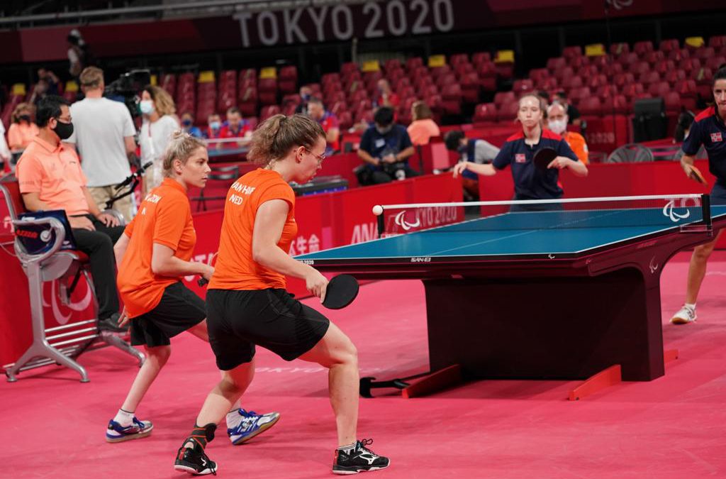 Kelly van Zon en Frederique van Hoof naar halve finale