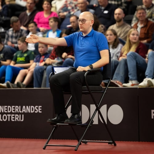 Mark Heezen gaat als Nederlandse scheidsrechter naar het EJK